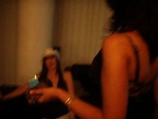 sarah vandrella tonight girlfriend